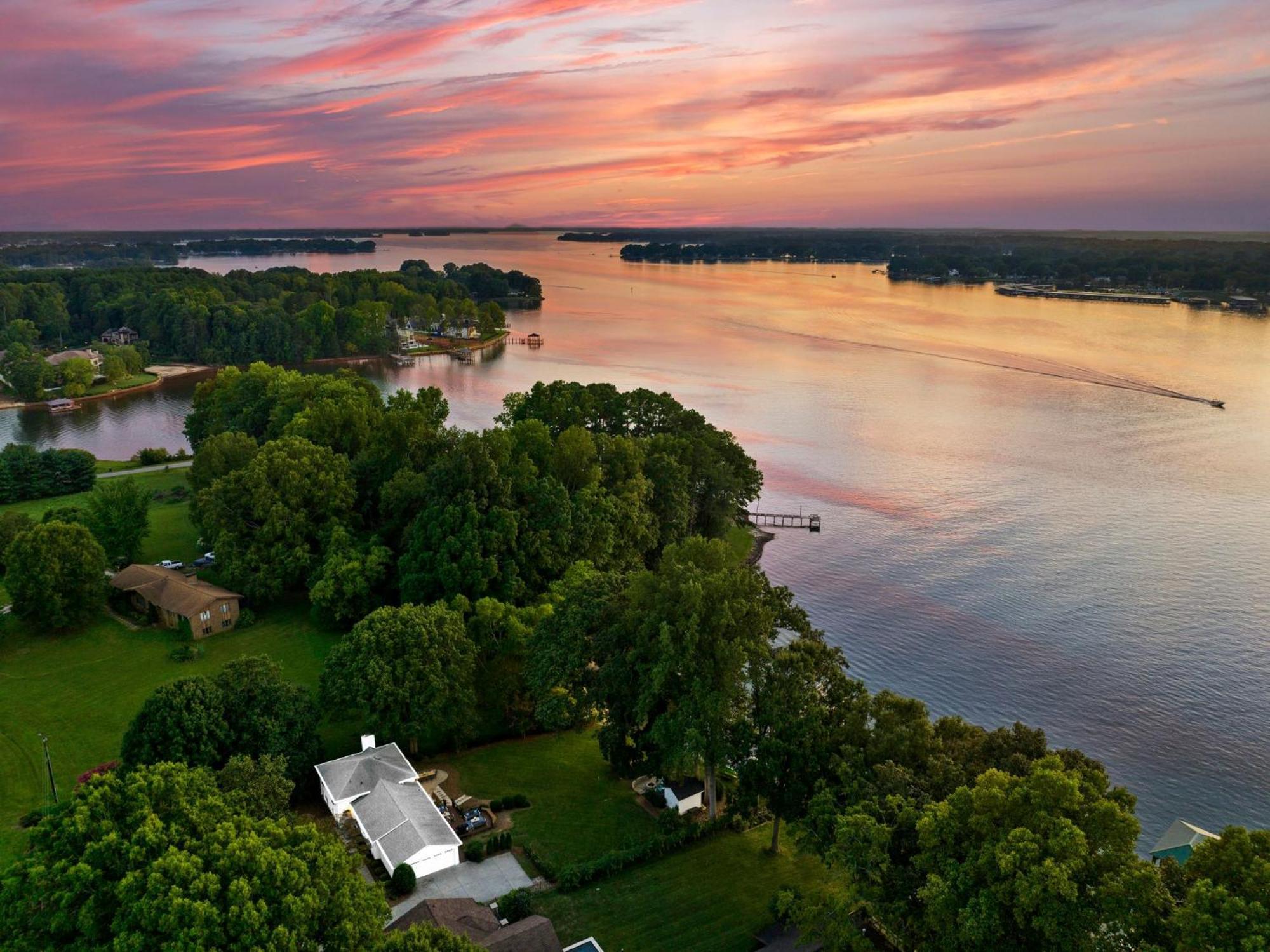 Lakefront Living Mooresville Eksteriør bilde